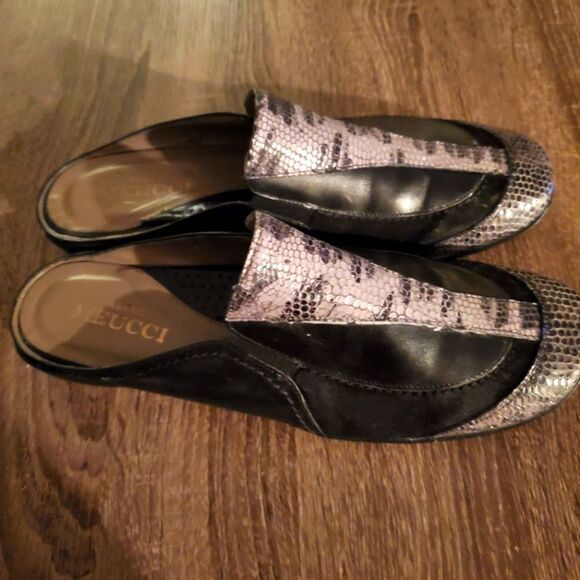 Sesto Meucci Shoes - Sesto Meucci designer slide on mules with snake skin accents Size 9 narrow LGBTQ